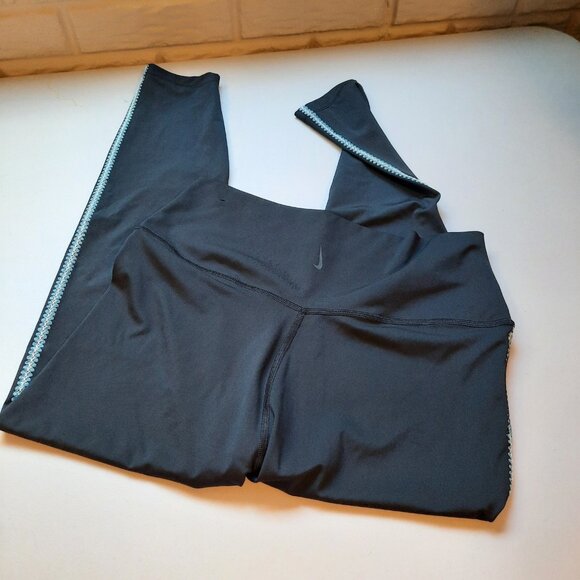 Nike Leggings Womens XL Black High Rise Yoga Crochet Edge 7/8 Boho‎ Dri-Fit - Picture 1 of 12
